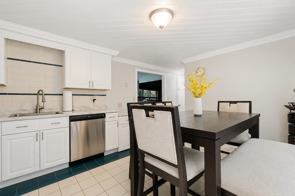 Condominium at 835 Mount Hope St # 50, North Attleboro MA 02760, photo 6 of 24