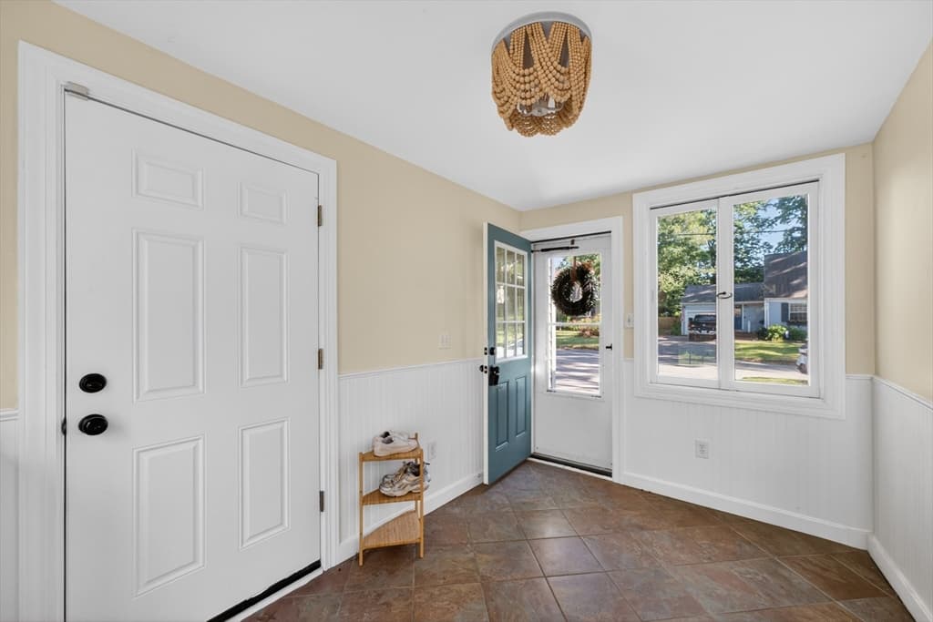 Single Family Residence at 9 Milton Rd, Barrington RI 02806, Barrington, photo 5 of 42