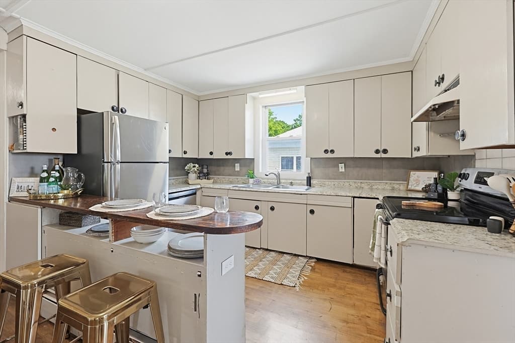 Condominium at 184 Ocean Ave W # 1, Salem MA 01970, photo 2 of 32