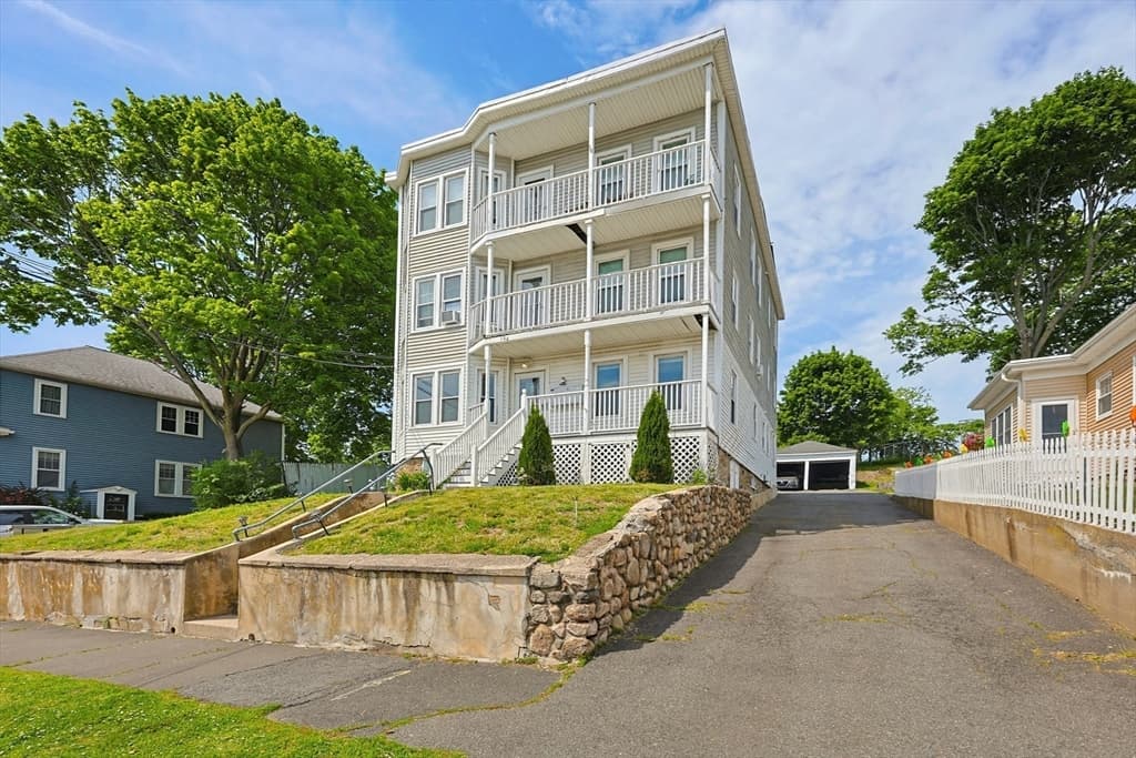 184 Ocean Ave W # 1, Salem MA 01970
