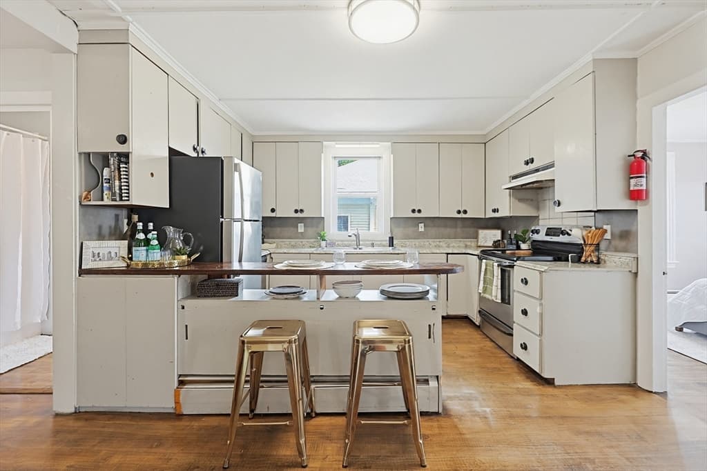 Condominium at 184 Ocean Ave W # 1, Salem MA 01970, photo 4 of 32