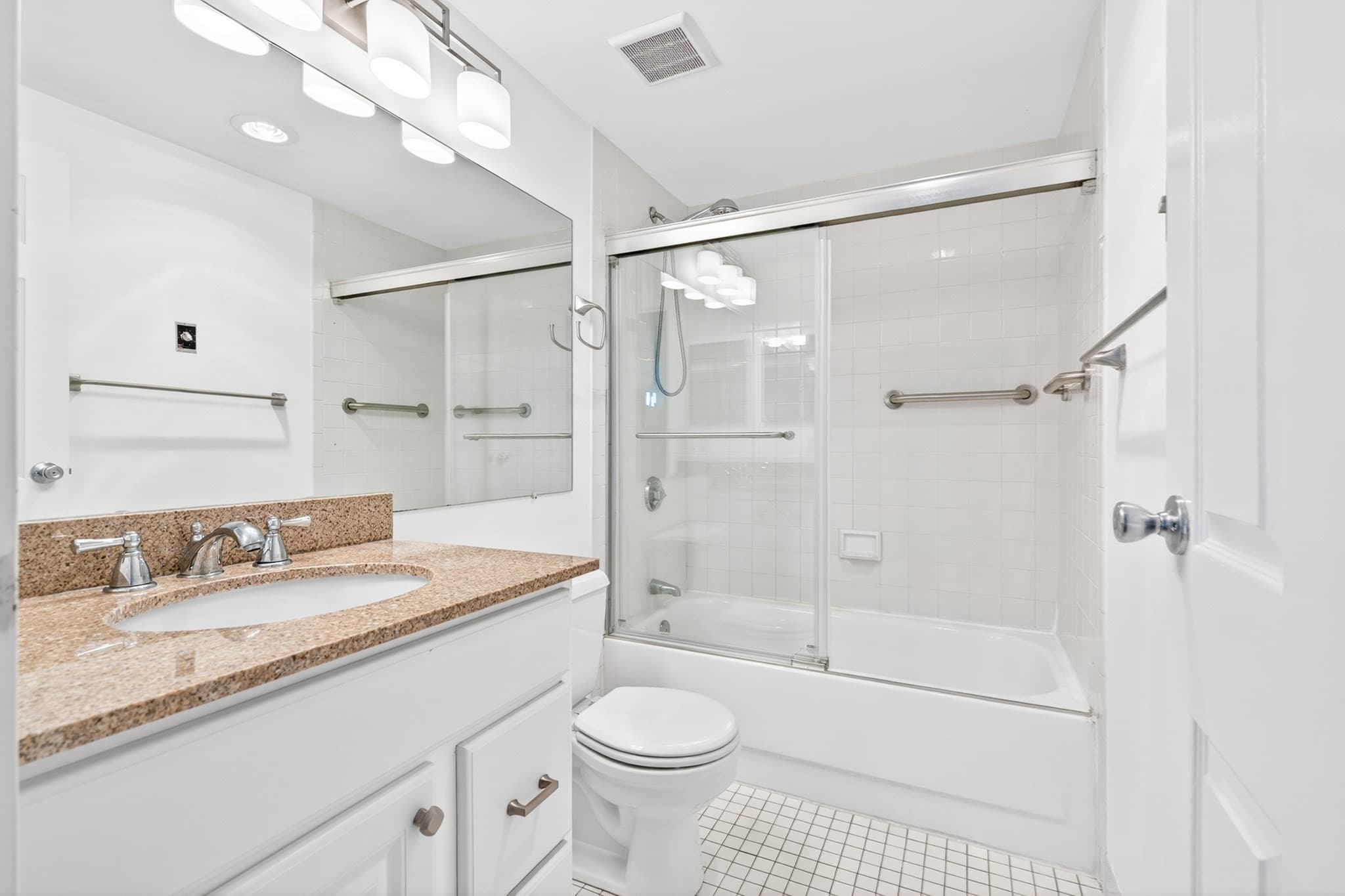 Condominium at 200 Captains Row # 202, Chelsea MA 02150, Chelsea, photo 9 of 29