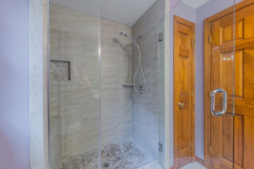 Single Family Residence at 105 Shallow Pond Ln, Plymouth MA 02360, Plymouth, photo 17 of 39