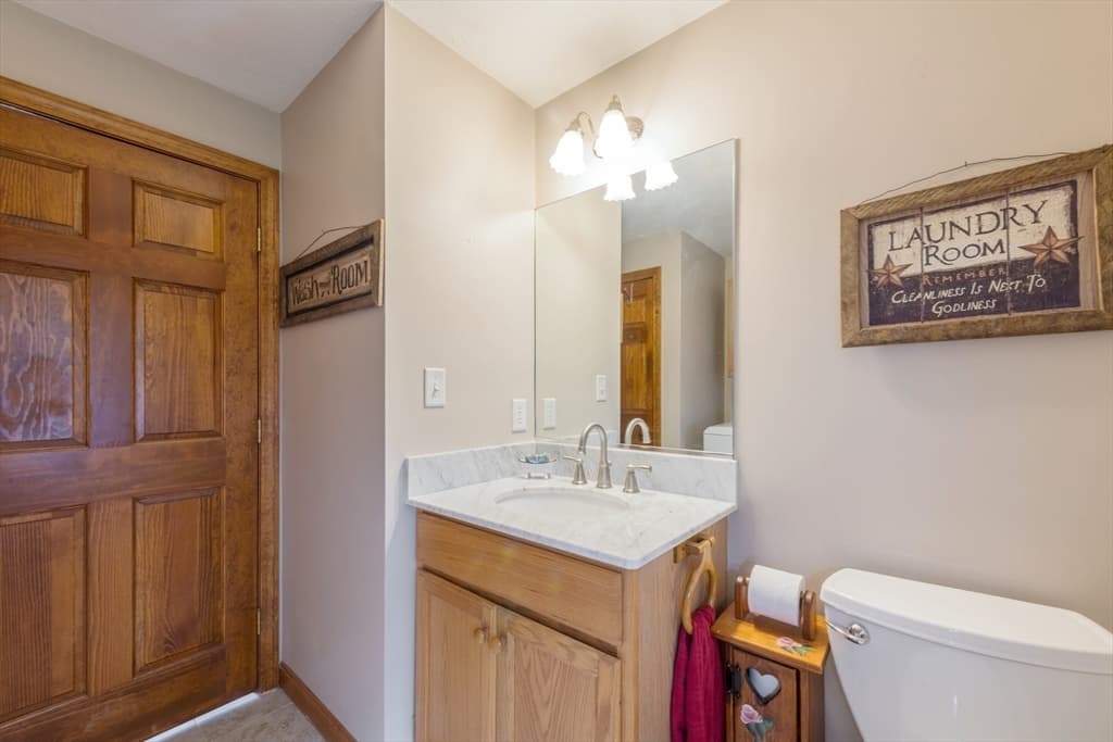 Single Family Residence at 105 Shallow Pond Ln, Plymouth MA 02360, Plymouth, photo 12 of 39