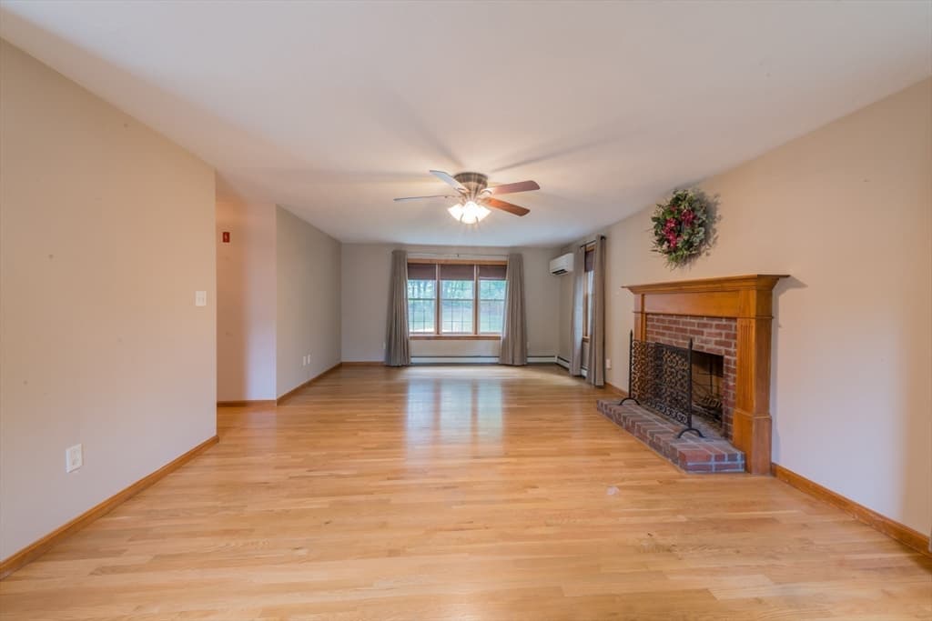 Single Family Residence at 105 Shallow Pond Ln, Plymouth MA 02360, Plymouth, photo 9 of 39