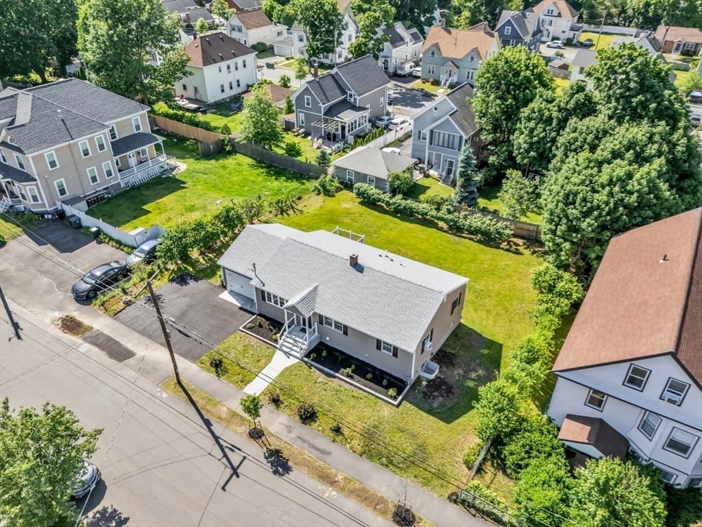 Single Family Residence at 15 Sargent St., North Andover MA 01845, North Andover, photo 6 of 42