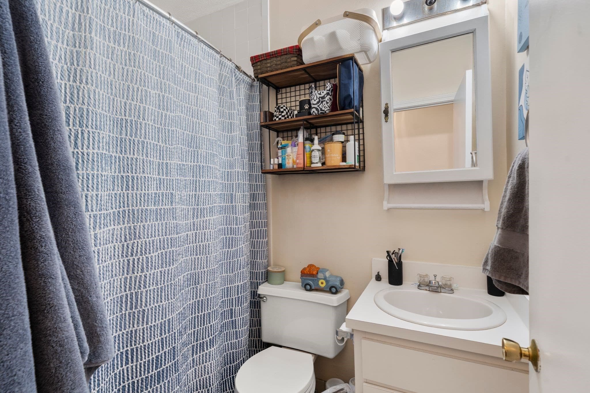 Condominium at 136 Prince # 3, Boston MA 02113, photo 16 of 28