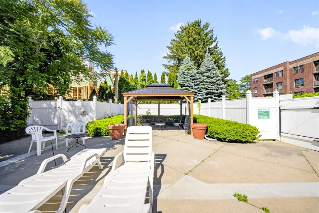 Condominium at 14 Heron St # 208, Boston MA 02132, photo 12 of 14