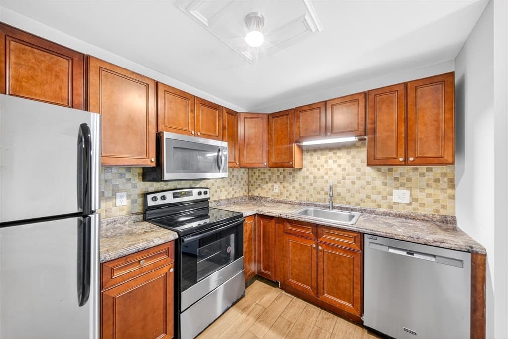 Condominium at 14 Heron St # 208, Boston MA 02132, photo 4 of 14
