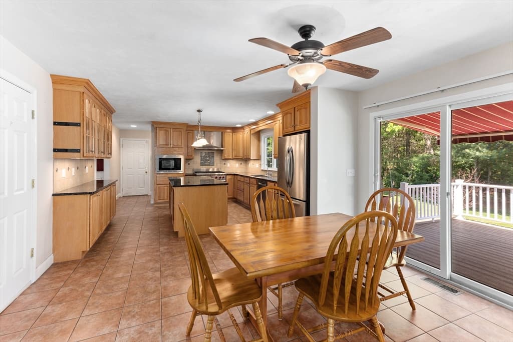 79 Foxwood Lane, Raynham MA 02767 photo 17