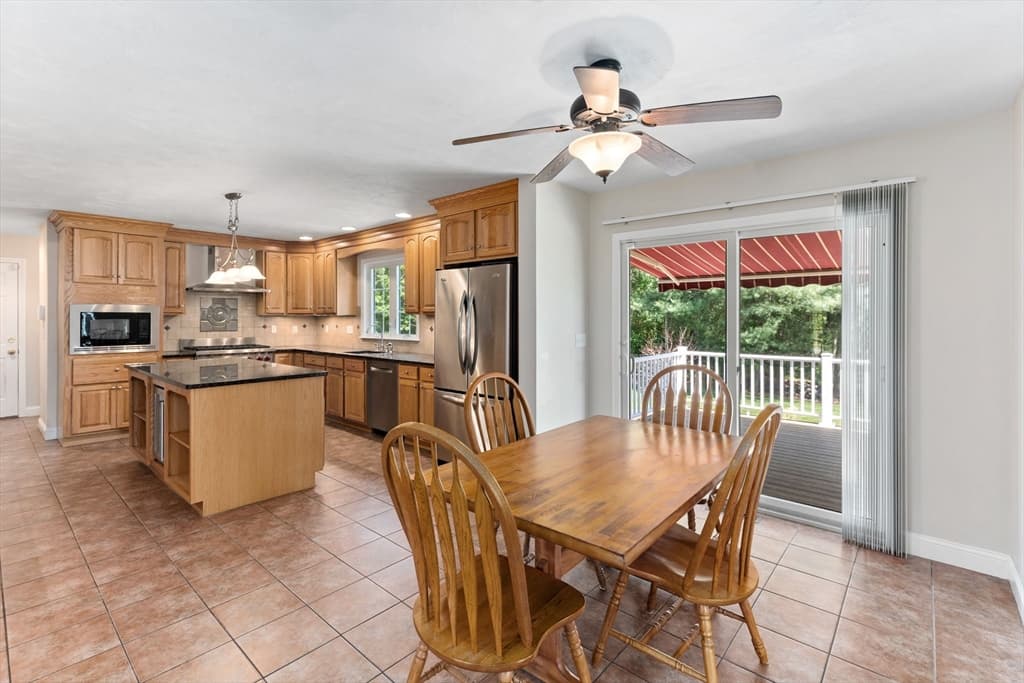 79 Foxwood Lane, Raynham MA 02767 photo 16