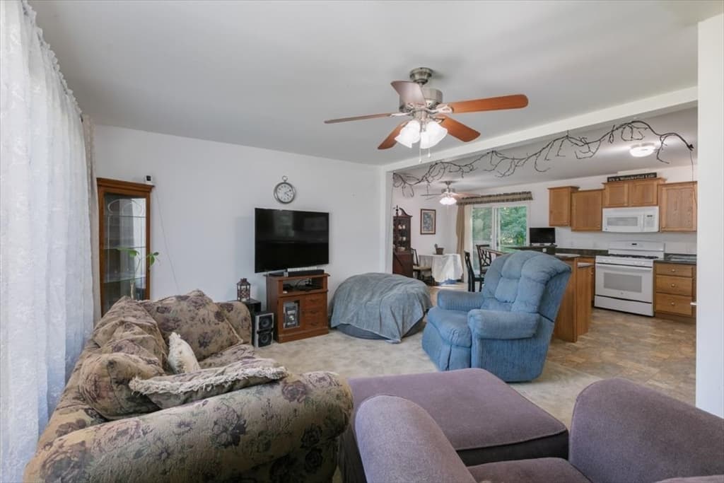 25 Ridgefield Dr., Nashua NH 03062 photo 3