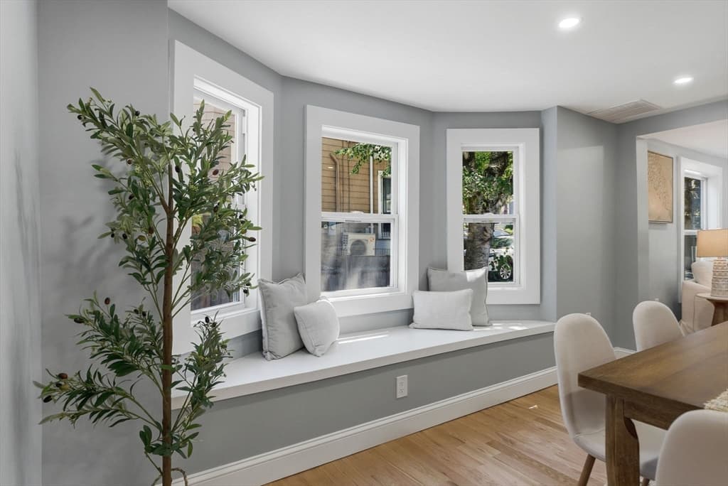 Condominium at 8 Linden Rd # 1, Melrose MA 02176, photo 11 of 37