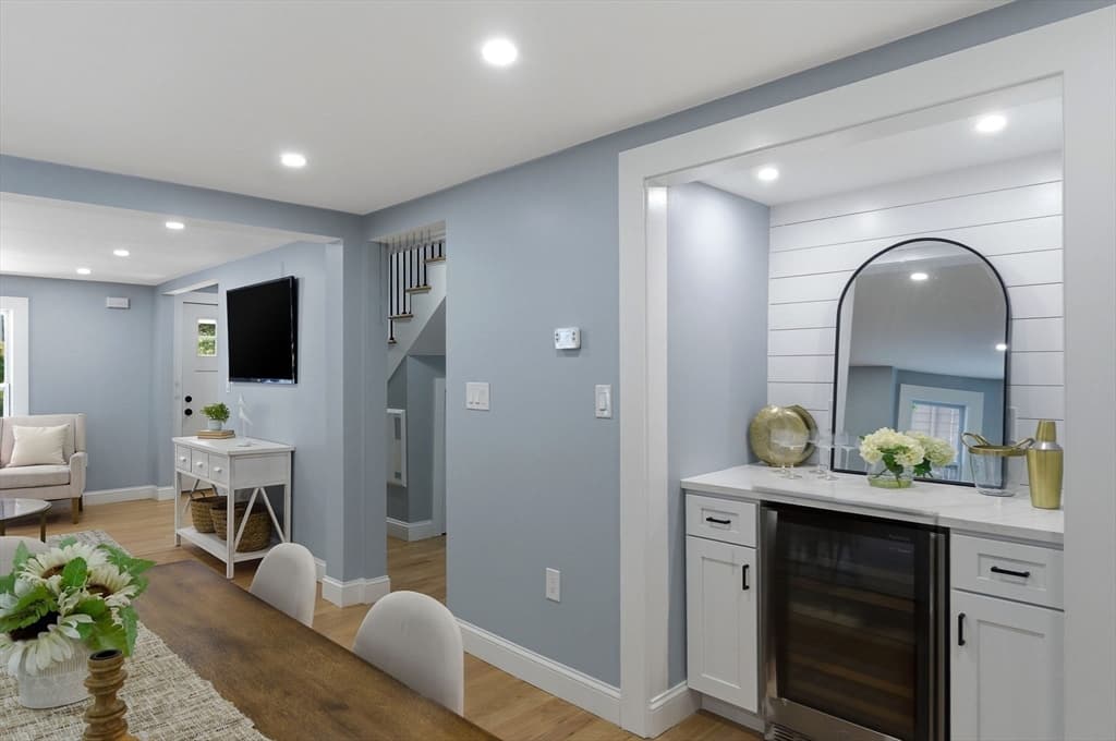Single Family Residence at 8 Linden Rd, Melrose MA 02176, photo 10 of 37