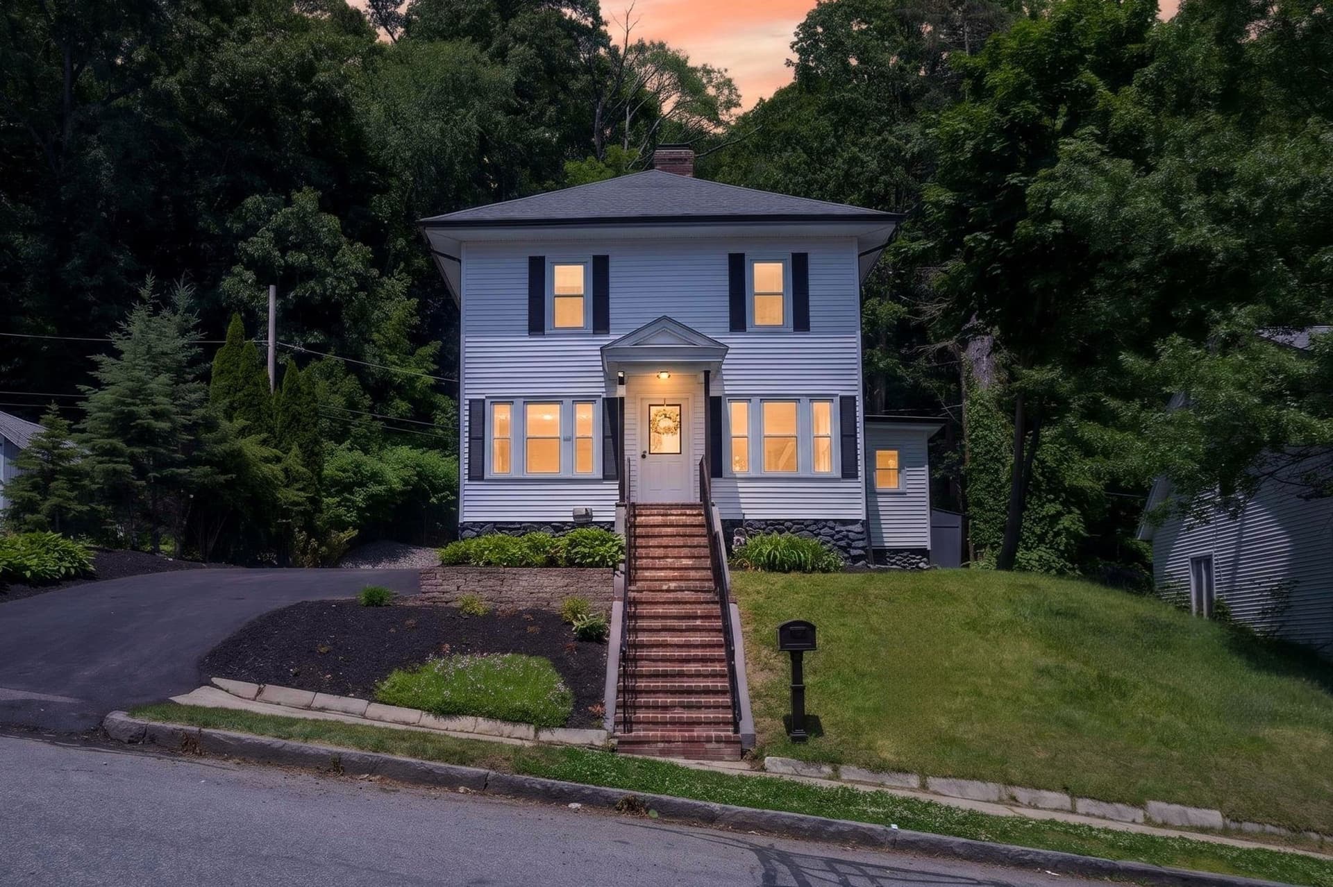 26 Rob Roy Rd, Worcester MA 01602