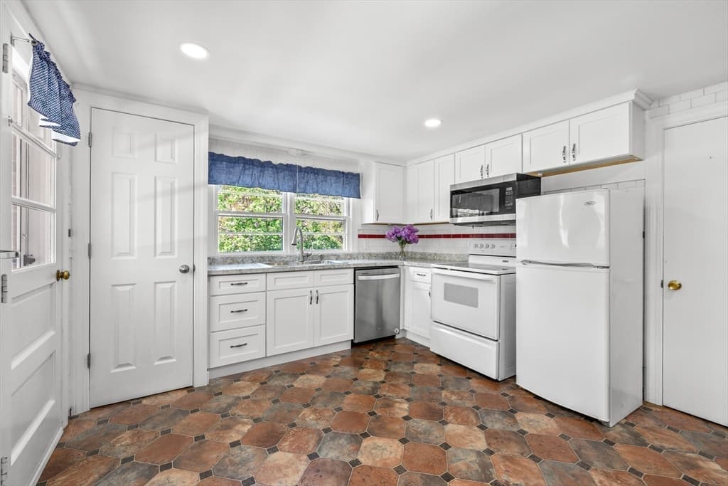 Single Family Residence at 129 Belmont Road, Harwich MA 02671, Harwich, photo 27 of 38