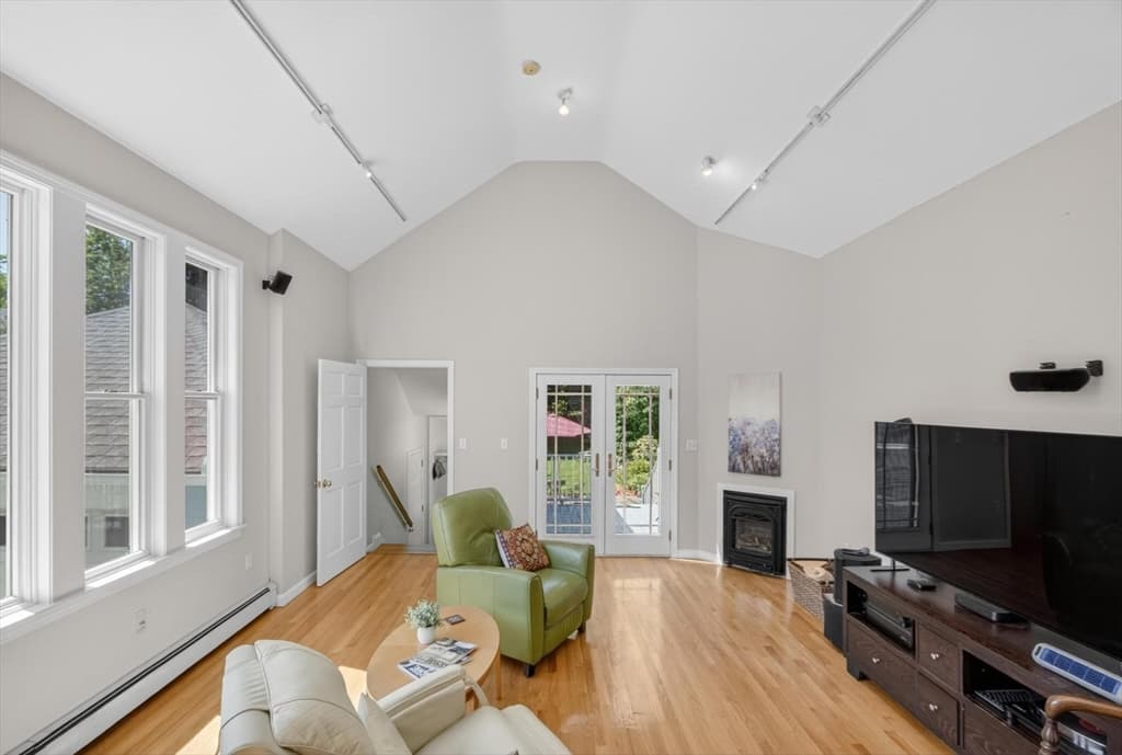 12 Middle St, Lexington MA 02421 photo 12