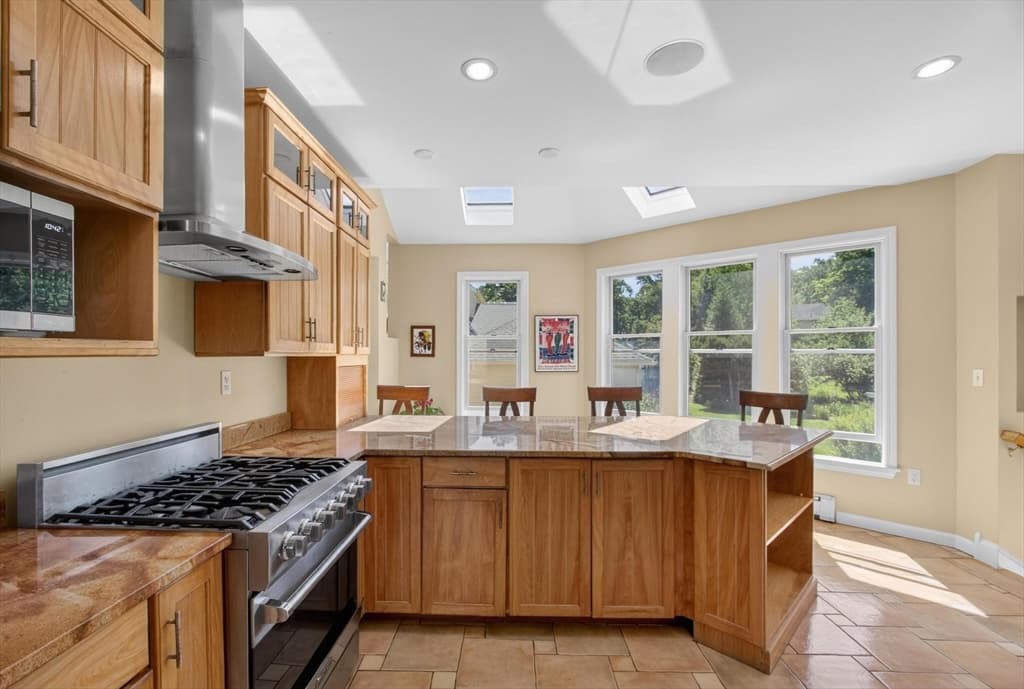 12 Middle St, Lexington MA 02421 photo 10