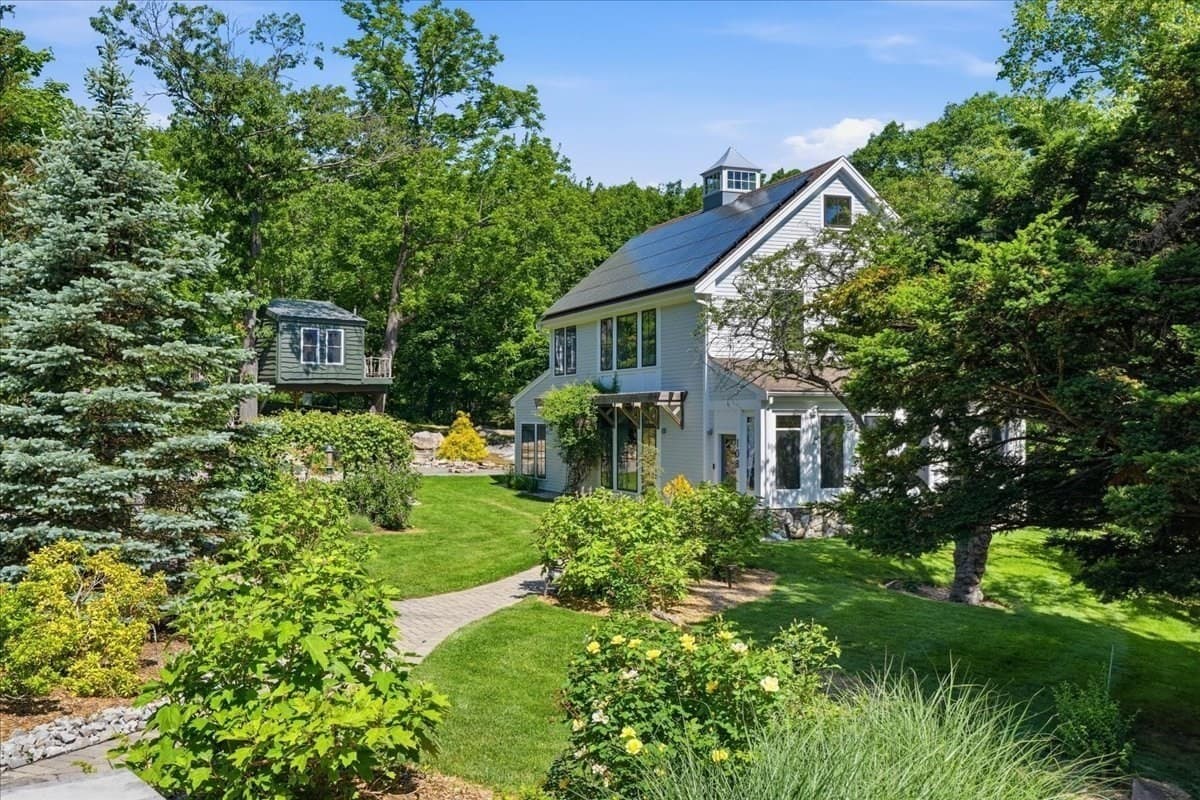 Single Family Residence at 108 Kilby St, Hingham MA 02043, photo 27 of 41
