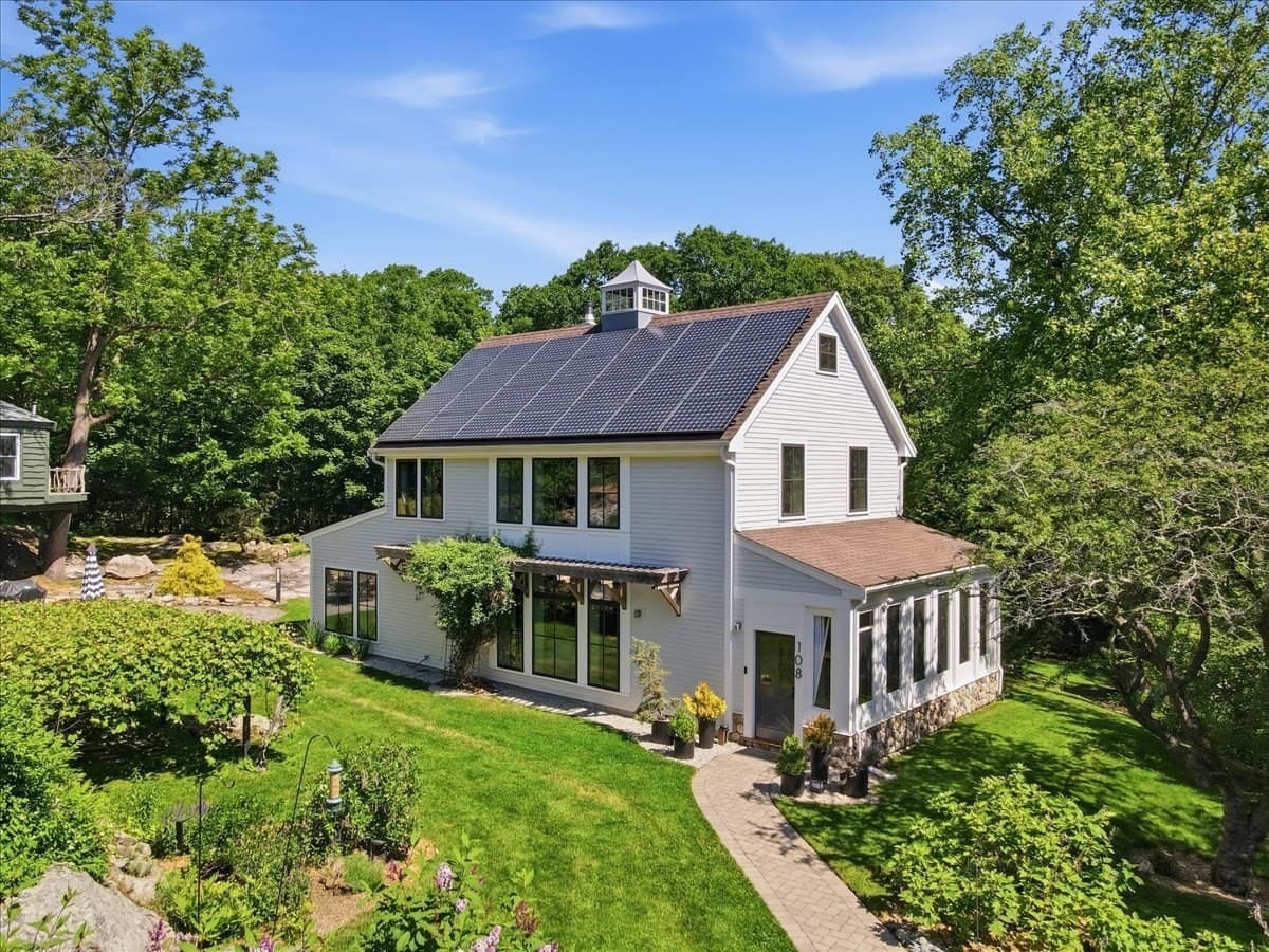 108 Kilby St, Hingham MA 02043