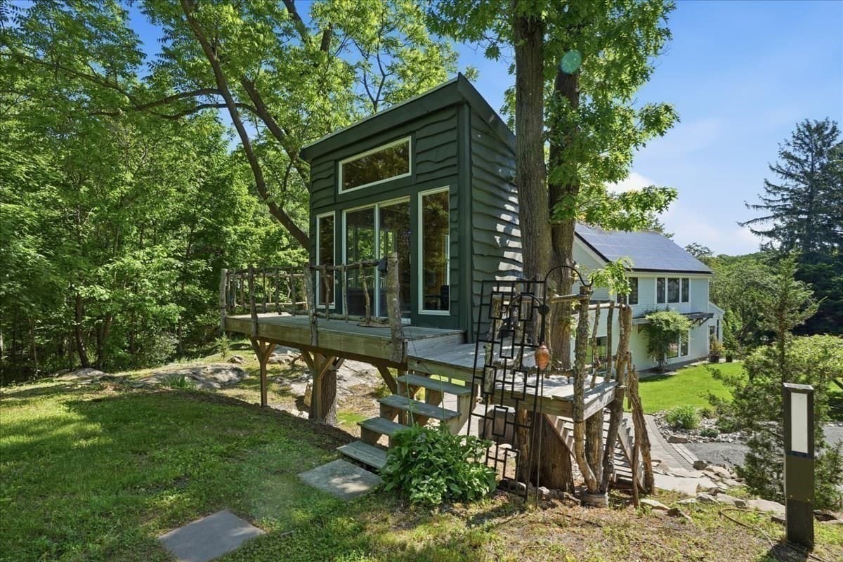 Single Family Residence at 108 Kilby St, Hingham MA 02043, photo 31 of 41