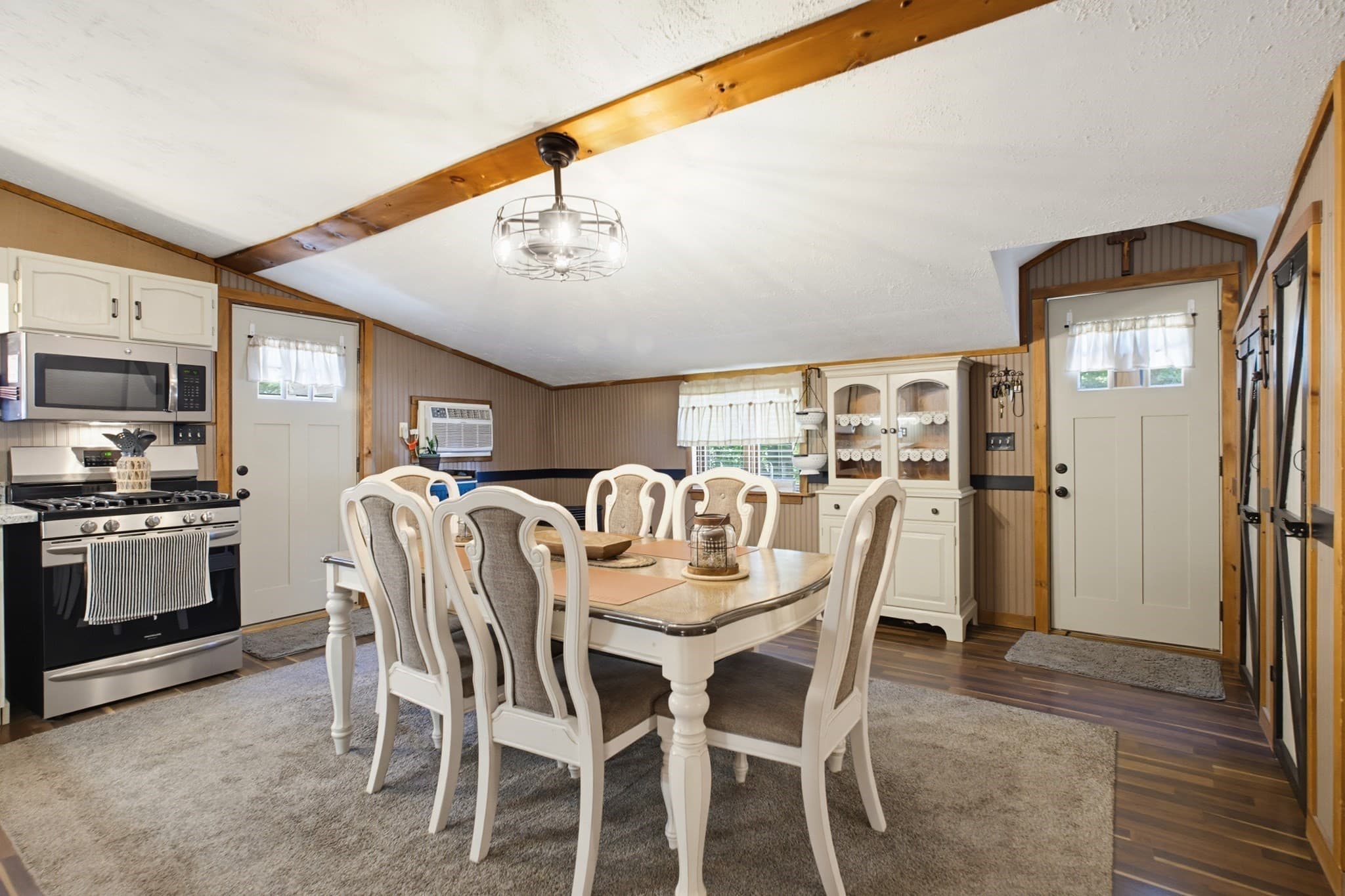 Single Family Residence at 4 Cheney, Blackstone MA 01504, photo 4 of 22