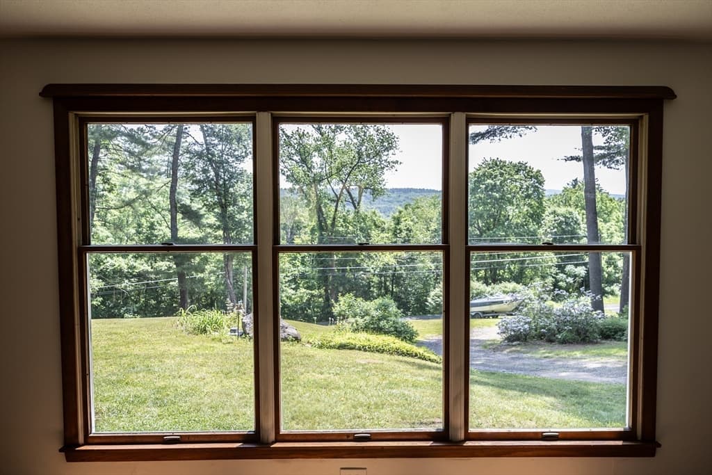 477 River Road, Deerfield MA 01342