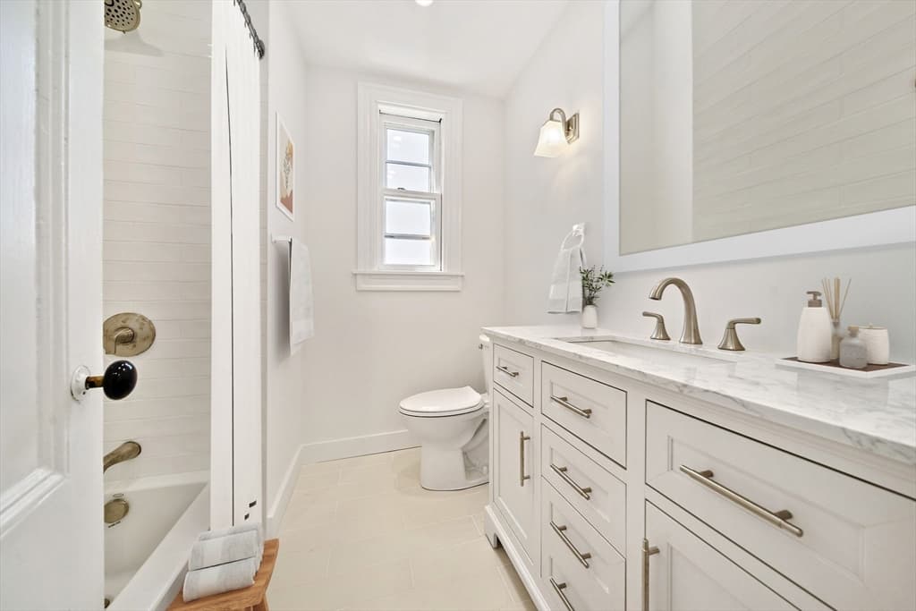 Condominium at 98 Boylston St PH, Brookline MA 02445, photo 8 of 15