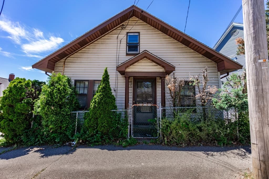 Single Family Residence at 40 Quarry Street, Quincy MA 02169, photo 2 of 36