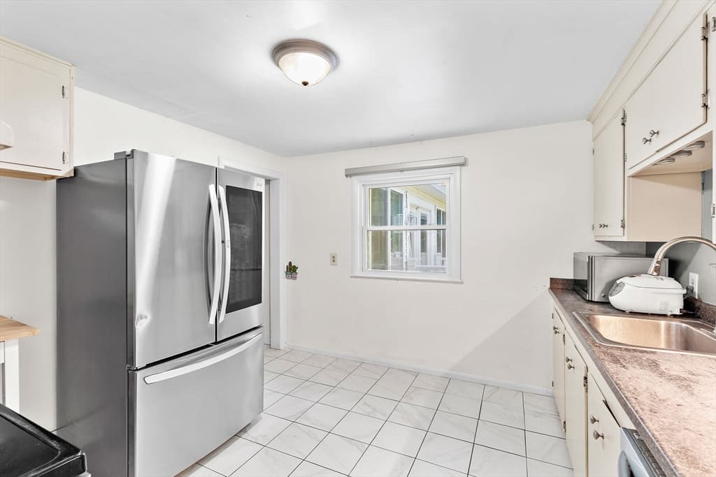 Single Family Residence at 75 Proctor Road, Chelmsford MA 01824, photo 7 of 34
