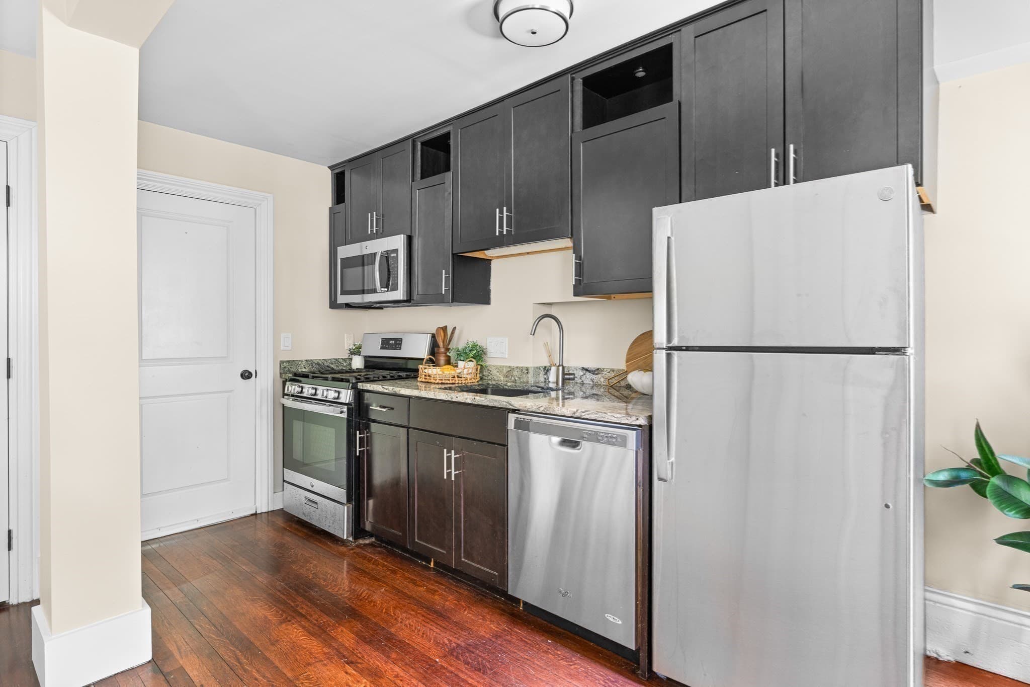 Condominium at 111 Eutaw St. # 1B, Boston MA 02128, Boston, photo 6 of 21