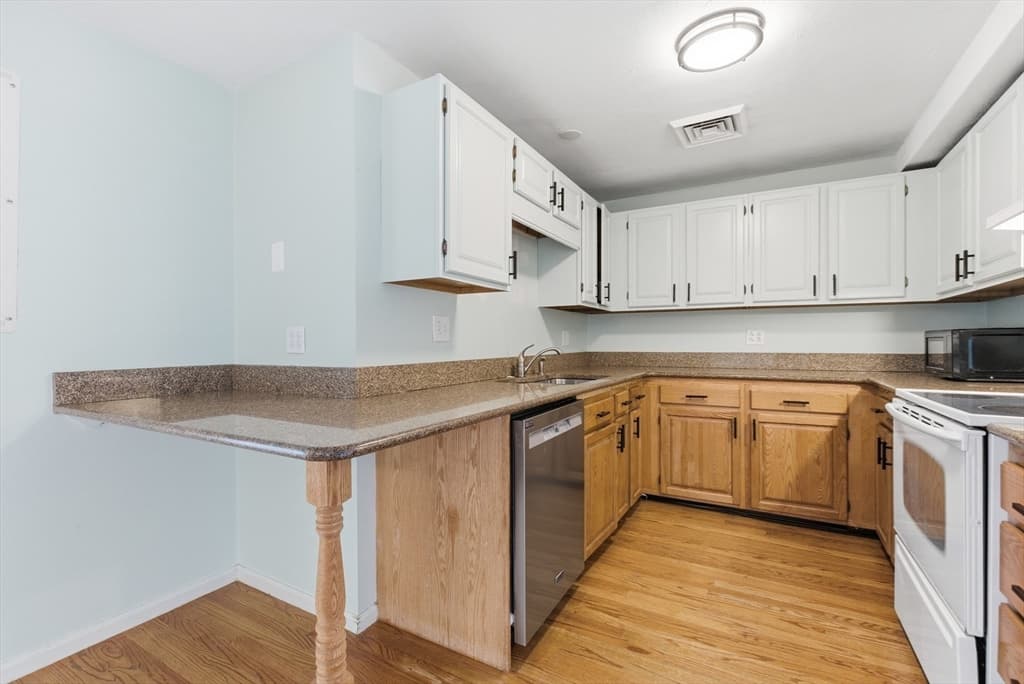 Condominium at 39 Parlin St # 404, Everett MA 02149, Everett, photo 7 of 30