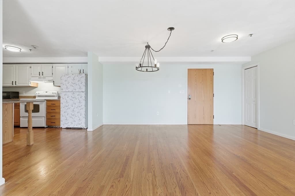 Condominium at 39 Parlin St # 404, Everett MA 02149, Everett, photo 5 of 30