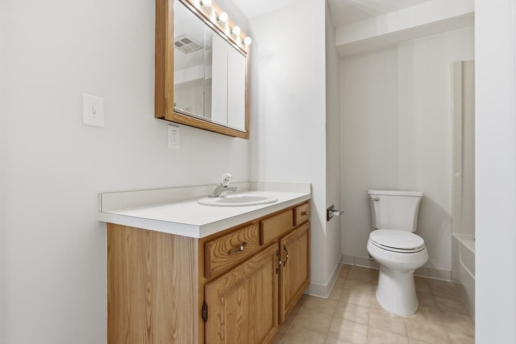 Condominium at 39 Parlin St # 404, Everett MA 02149, Everett, photo 18 of 30