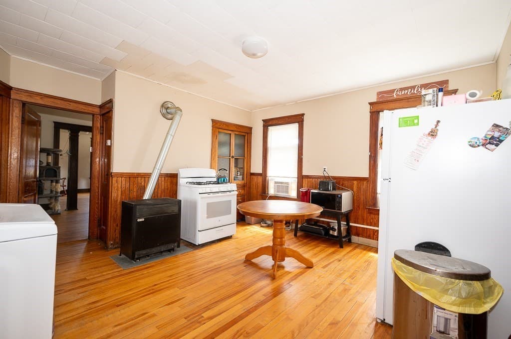 3 Family at 126 Sterling St, Worcester MA 01610, photo 16 of 33