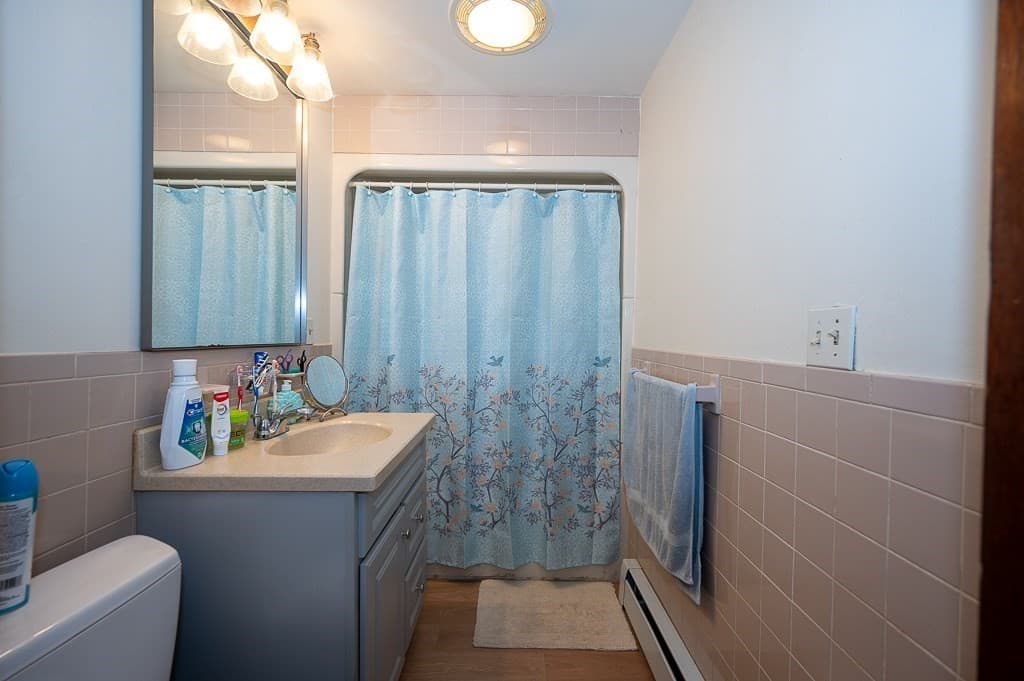 3 Family at 126 Sterling St, Worcester MA 01610, photo 9 of 33
