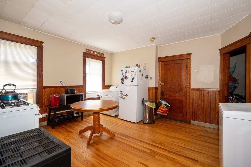 3 Family at 126 Sterling St, Worcester MA 01610, photo 14 of 33