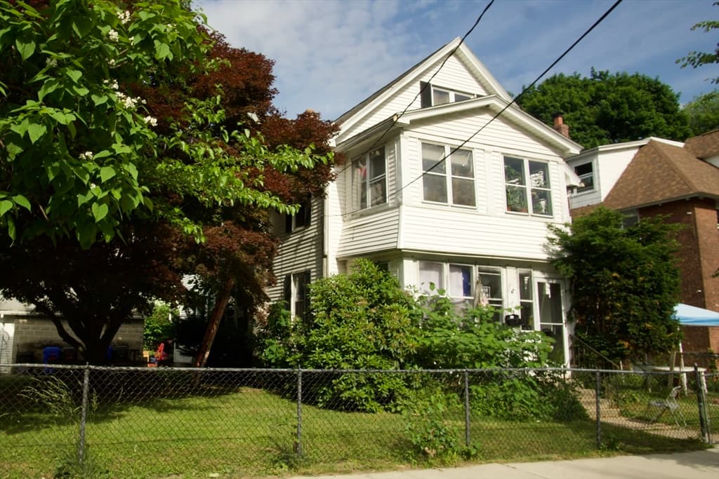 59-61 Carlisle St, Springfield MA 01109