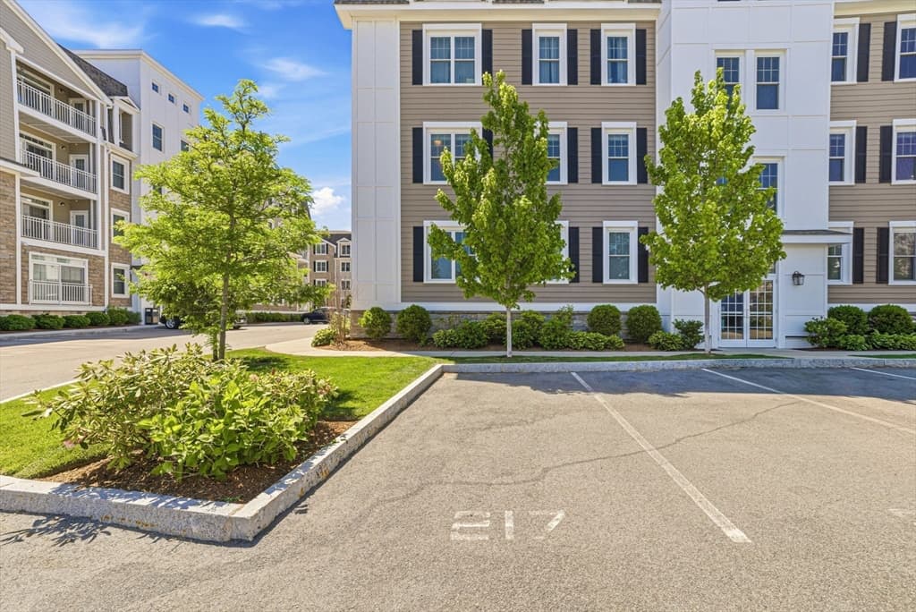 Condominium at 320 Middlesex Ave # D208, Medford MA 02155, photo 22 of 32