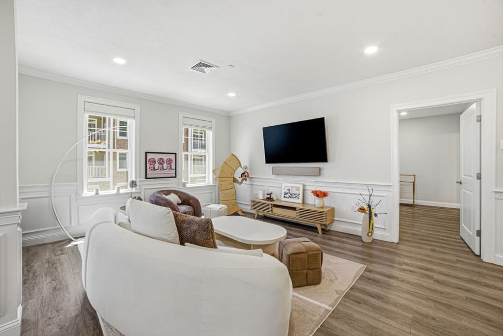 Condominium at 320 Middlesex Ave # D208, Medford MA 02155, photo 7 of 32
