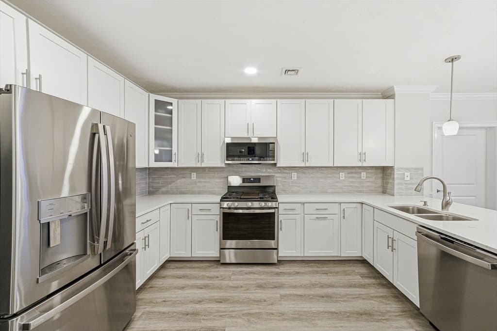 Condominium at 320 Middlesex Ave # D208, Medford MA 02155, photo 3 of 32