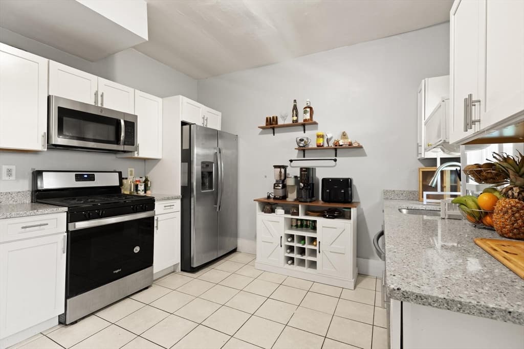 Condominium at 342 Park Street # 2, Boston MA 02124, photo 7 of 24