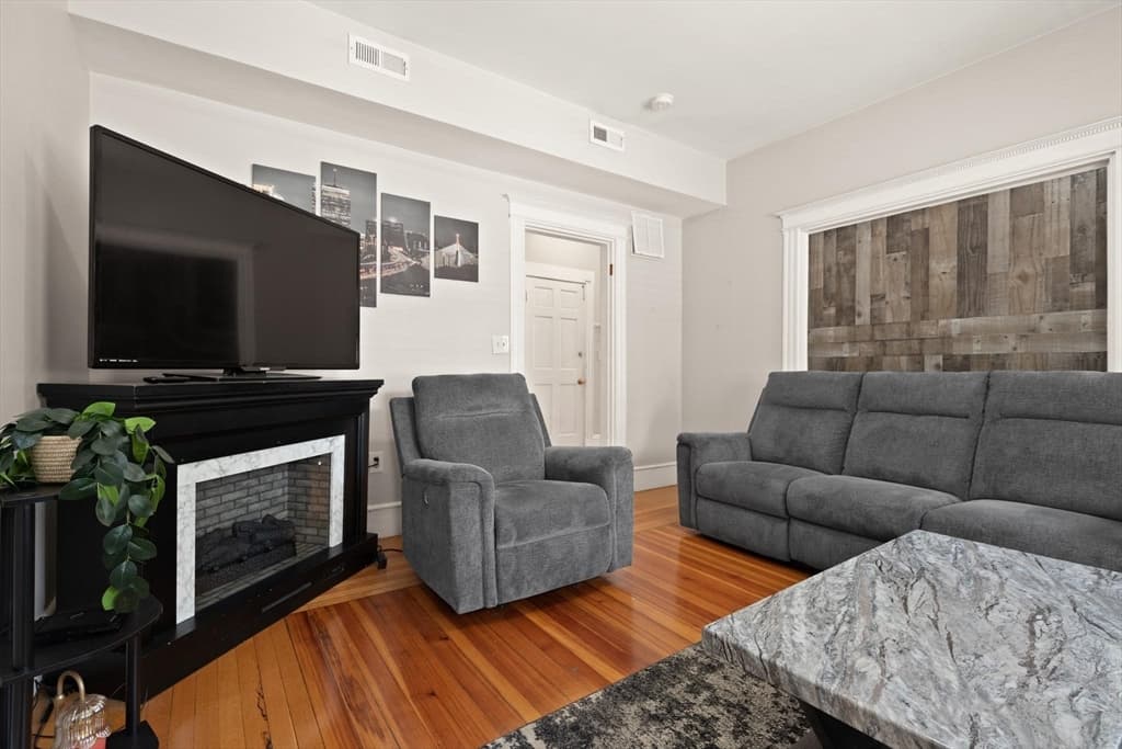 Condominium at 342 Park Street # 2, Boston MA 02124, photo 5 of 24