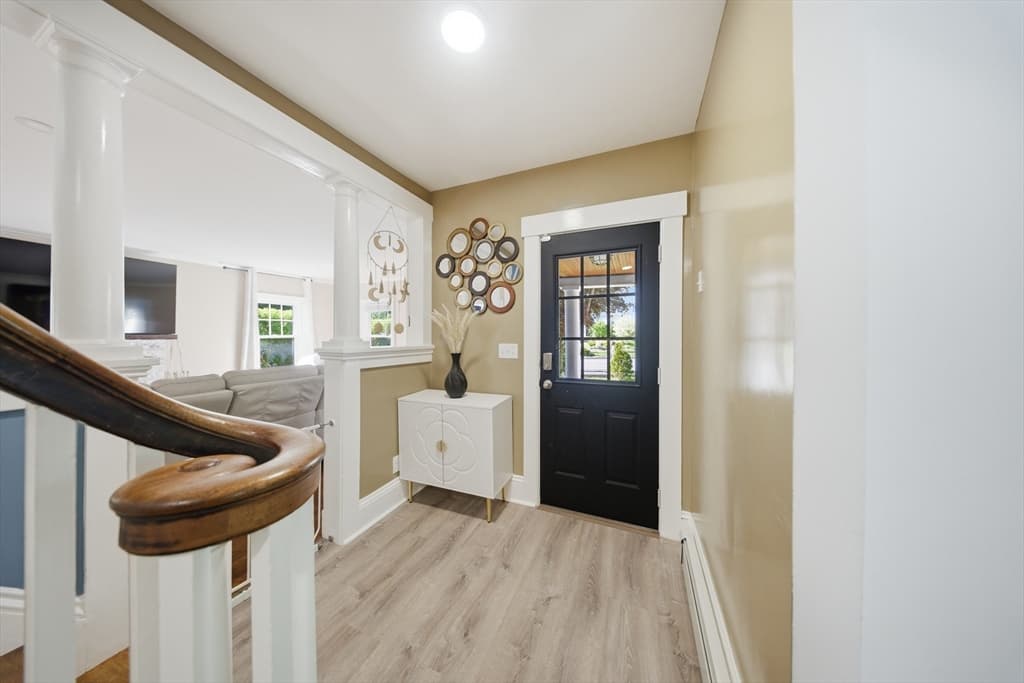 Single Family Residence at 131 Pearl St, Gardner MA 01440, Gardner, photo 5 of 41