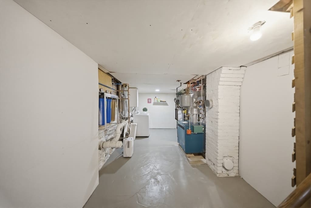 Single Family Residence at 131 Pearl St, Gardner MA 01440, Gardner, photo 33 of 41