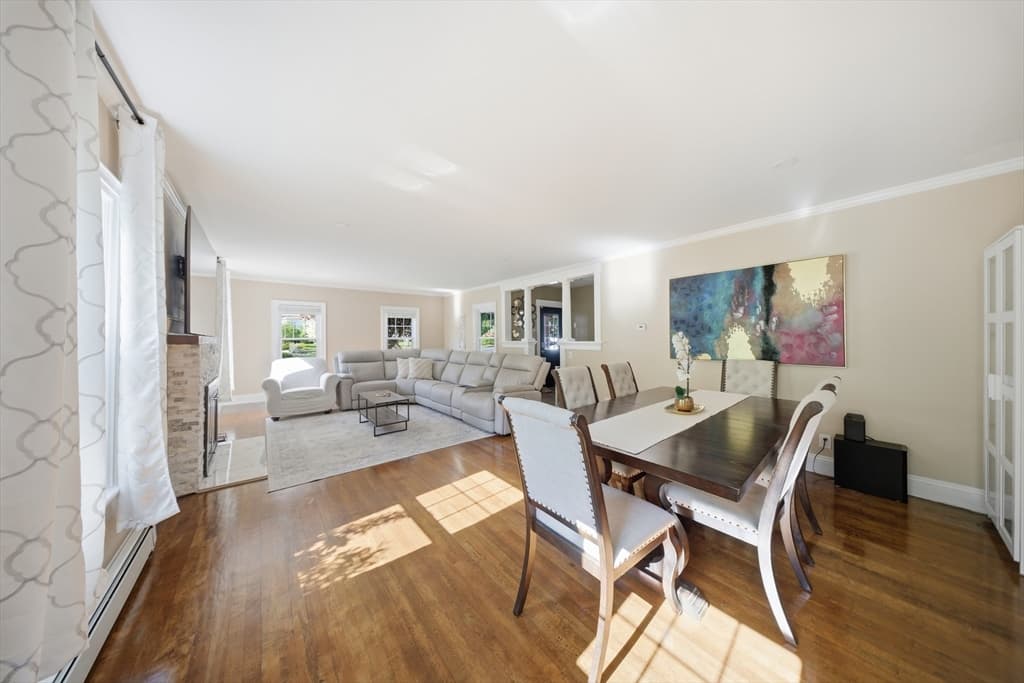 Single Family Residence at 131 Pearl St, Gardner MA 01440, Gardner, photo 8 of 41