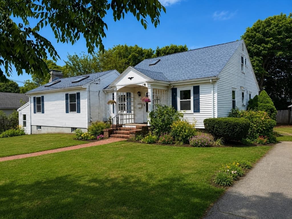 43 Prospect, Falmouth MA 02540