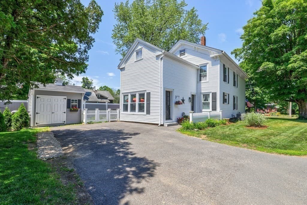 Single Family Residence at 11 High St, West Brookfield MA 01585, West Brookfield, photo 5 of 25