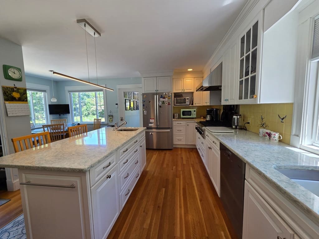 29 Barker St, Pembroke MA 02359 photo 4