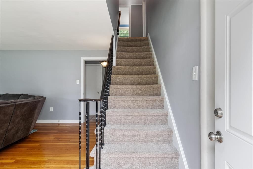 4 Cranston St, Worcester MA 01606 photo 24